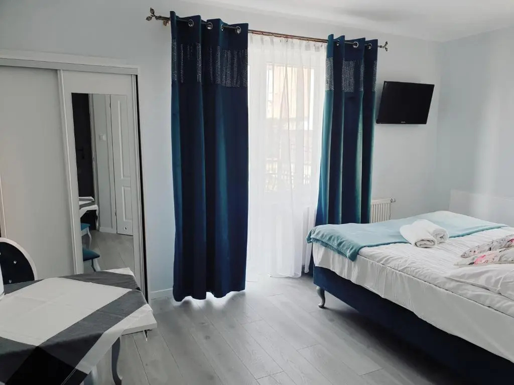 Deluxe Double Basement room with balcony (full double bed)