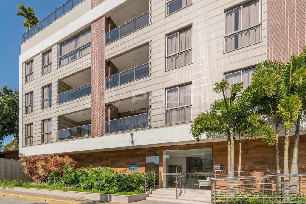 Elegante Apartamento de 3 quartos na Praia de Bombinhas.