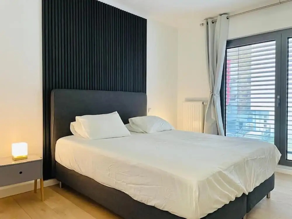 2 Bedrooms Flat in Center with Parking