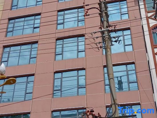 Zhenxiong Qingtian Business Hotel in Zhaotong