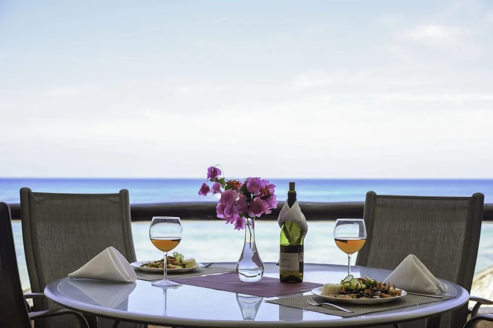 1 Bedroom Standard room with balcony and beachfront