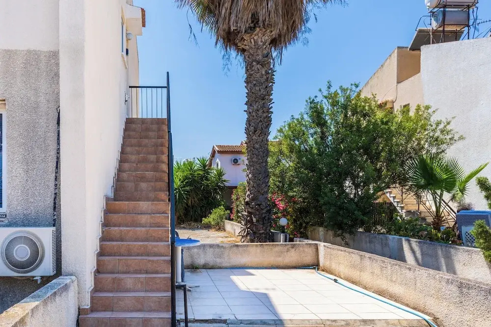 Lazuli 1-BR W Pool & Balcony in Larnaca