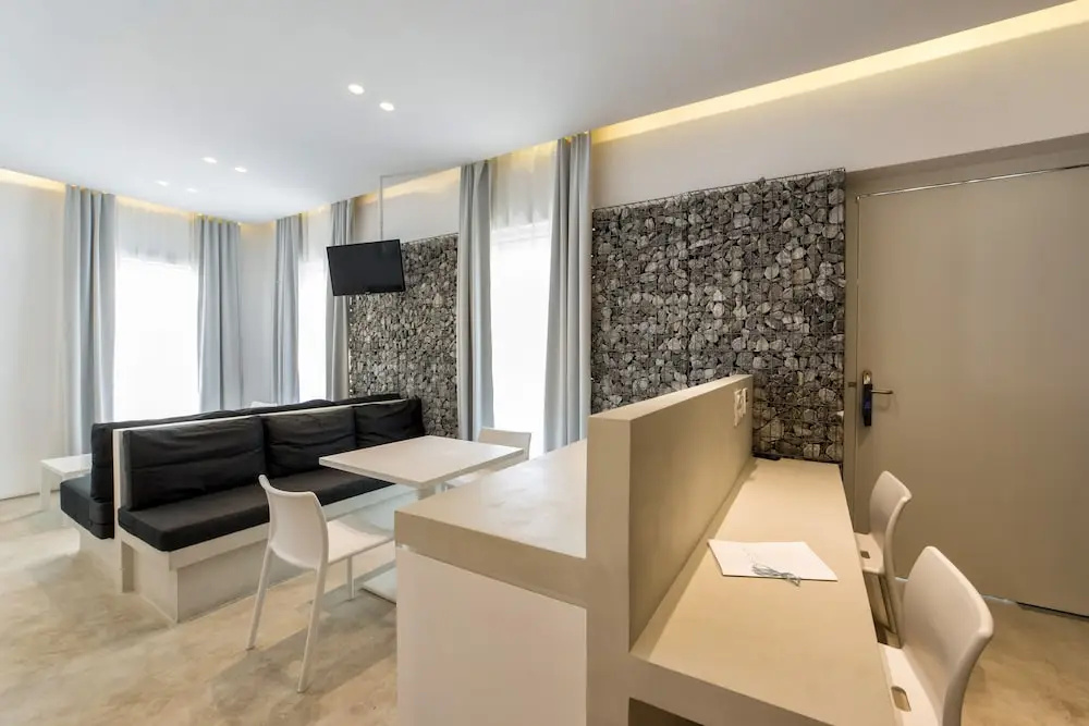 Relux Ios Hotel - Chambres
