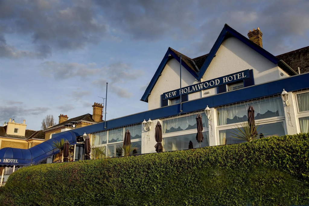 New Holmwood Hotel