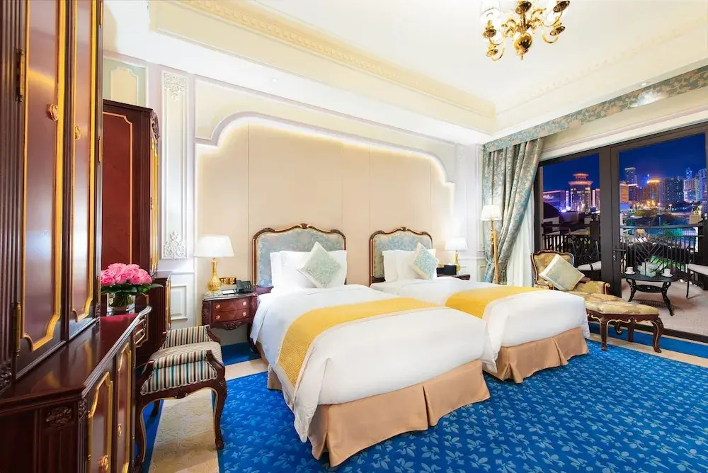 Superior Double room with balcony (full double bed)