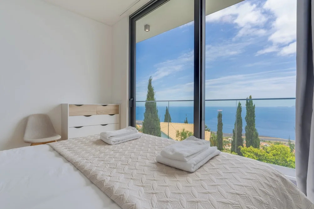 Cristiano Ronaldo Airport View — фото 2