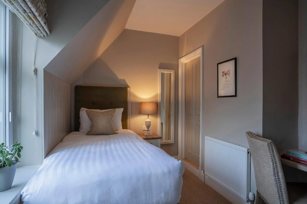 Classic Single room