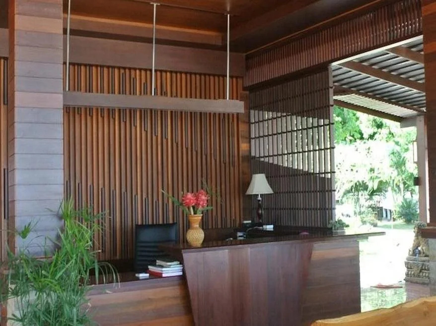Lobby & Reception