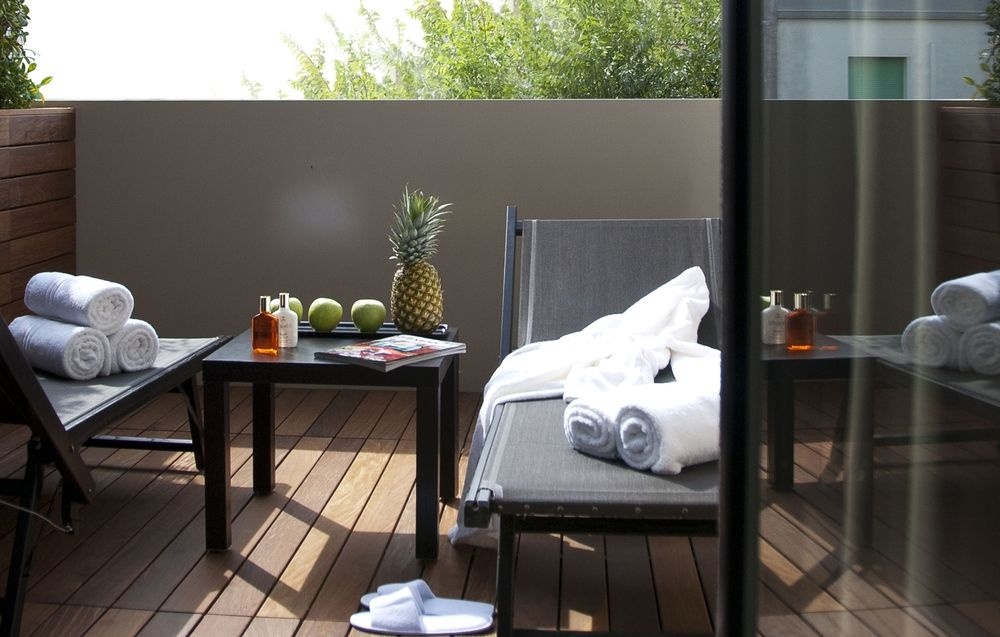 Balcony & Terrace