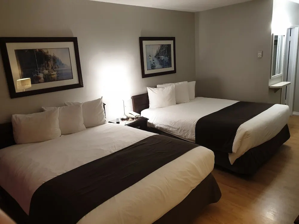 Standard Quadruple room with balcony