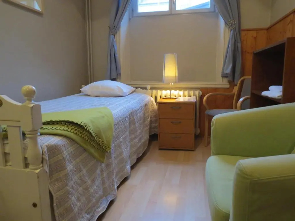 Economy room