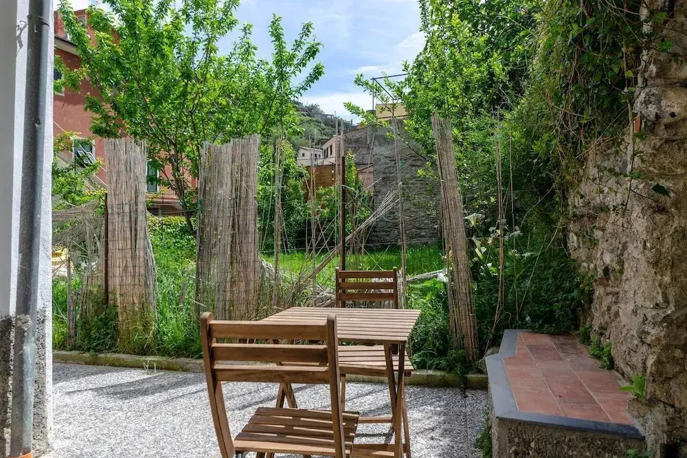 JOIVY Pretty House in Vernazza Yard Apartment