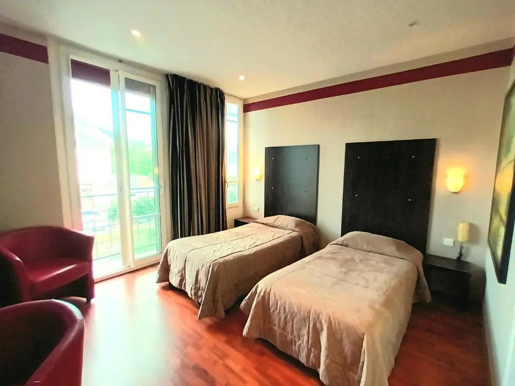 Standard Double room with mountain view (twin beds)