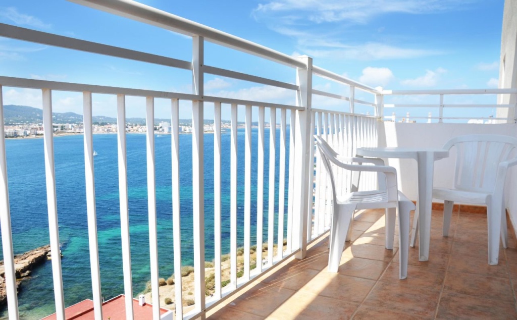 Balcony & Terrace