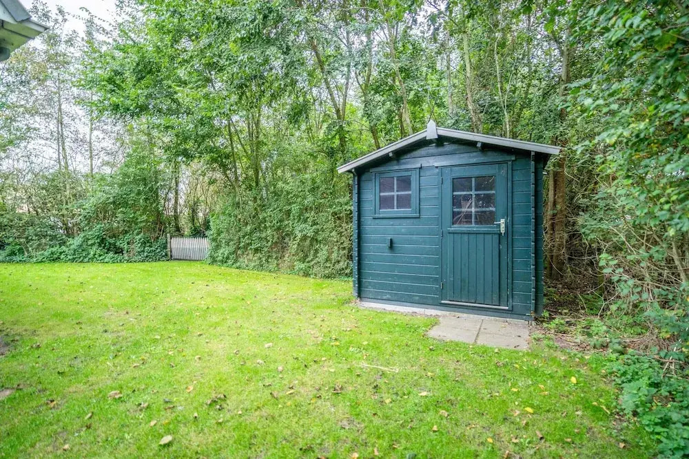 Tastefully and Modernly Furnished 5-person Bungalow