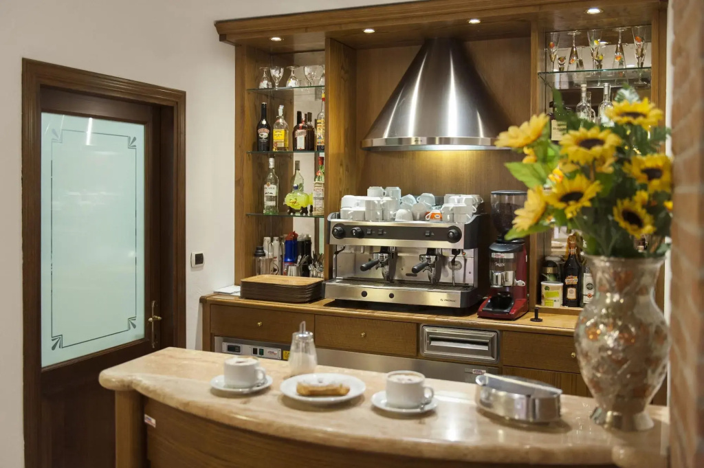 Hotel photo 11