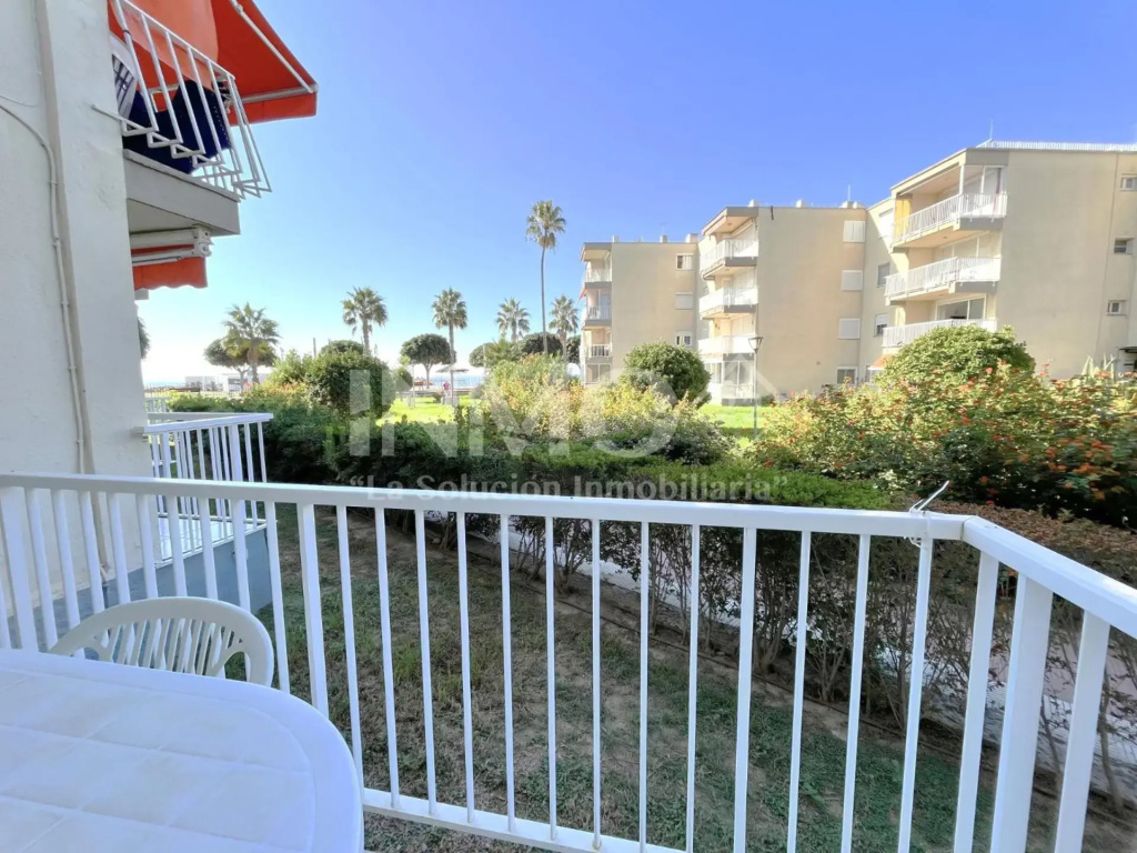 Apartamento en primera linea de playa 100A - INMO22