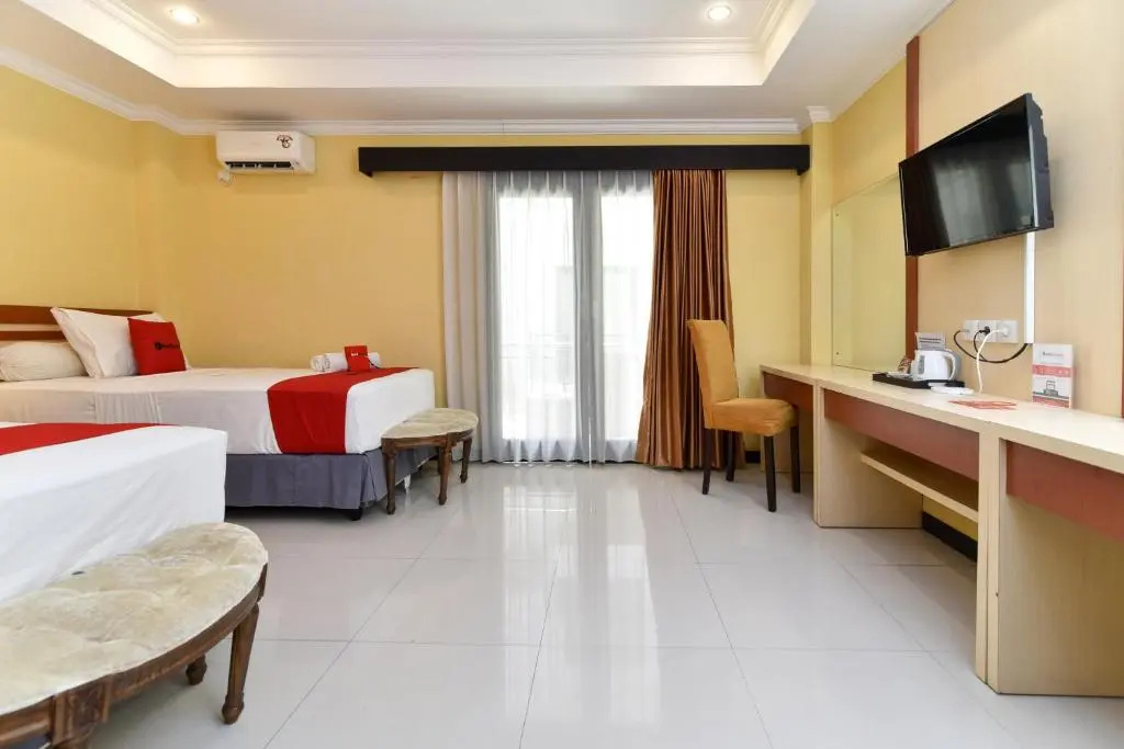 RedDoorz Plus near Mall Bali Galeria 2 — фото