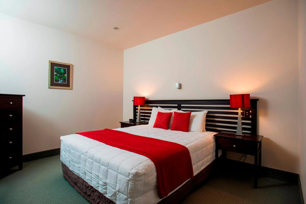 Emerald Hotel — 2