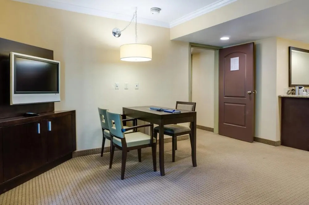 The Buena Park Grand Hotel & Suites - Chambres