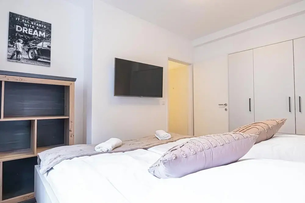 Modern 1BR 1LR Apt Donaustadt Area