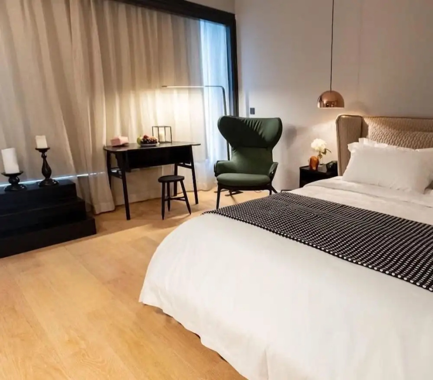 Deluxe Double room with garden view (full double bed)