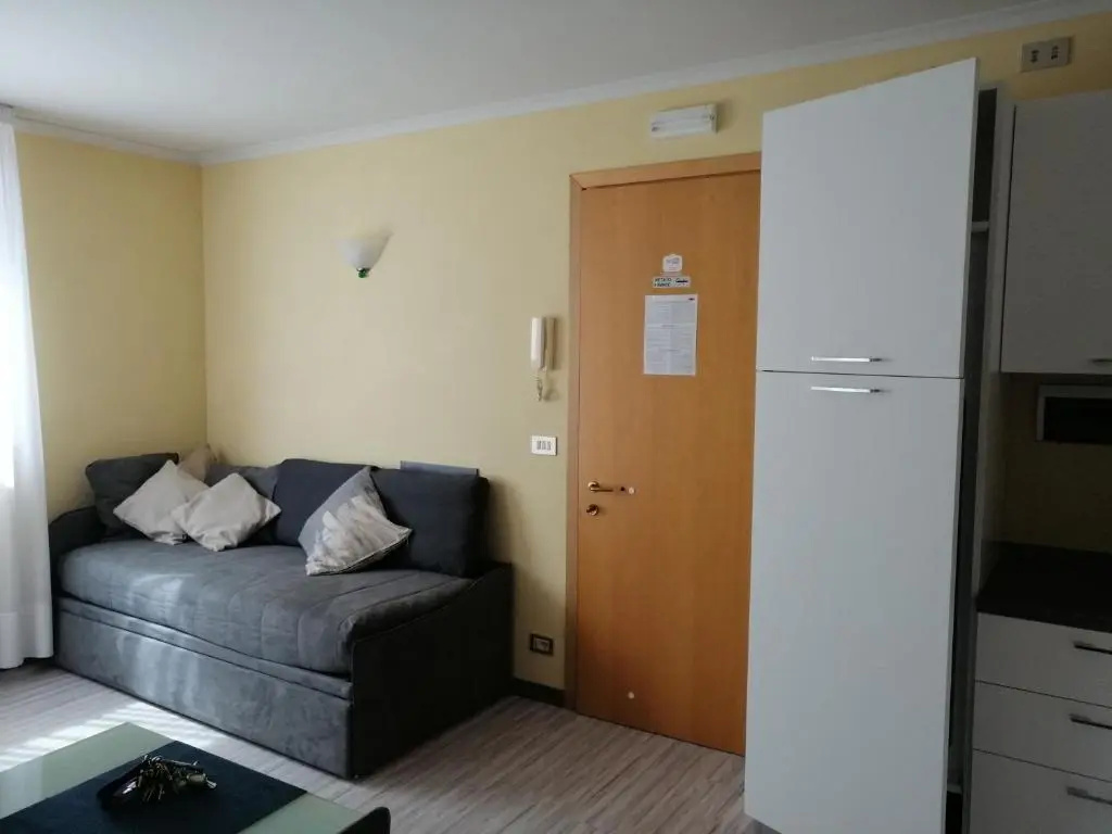 Standard Double room with balcony (full double bed)