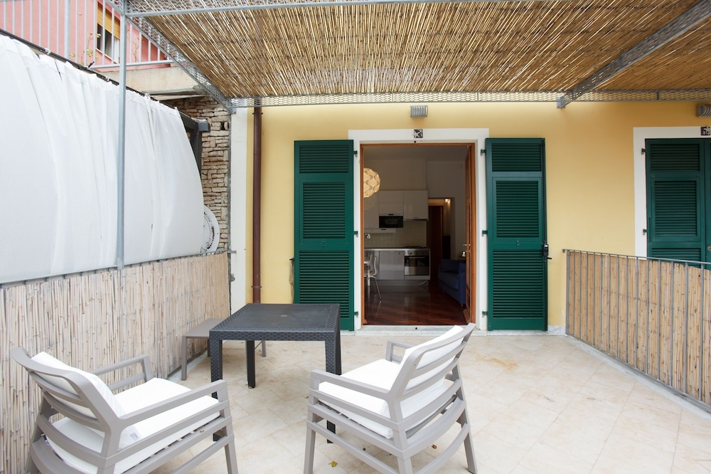 Balcony & Terrace