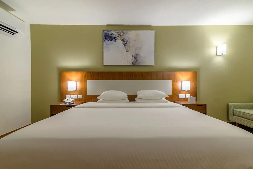 Dhafra Beach Hotel — 4