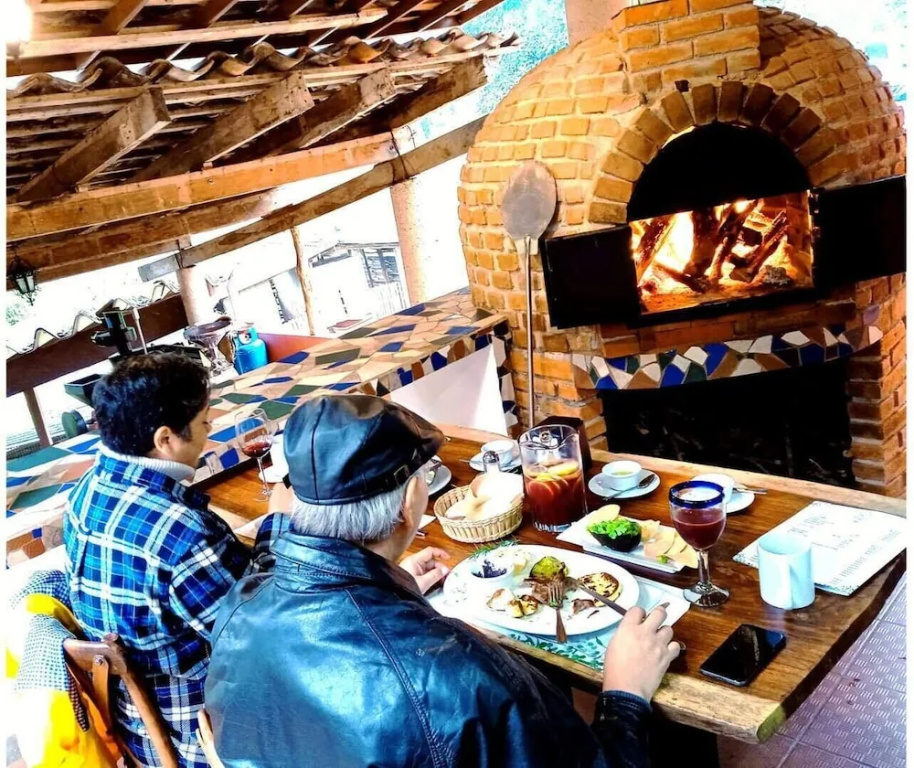 Food & Beverage