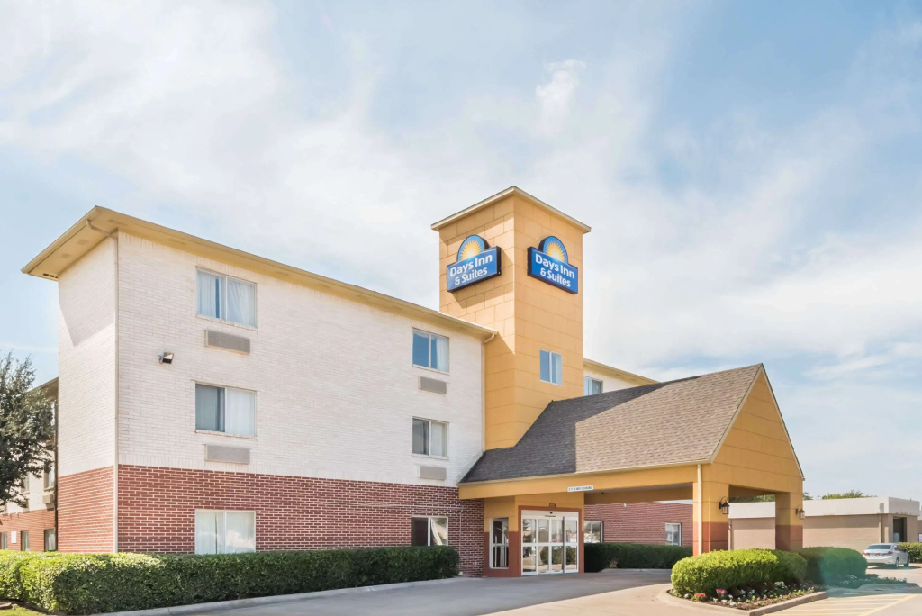 Days Inn & Suites by Wyndham Dallas — фото