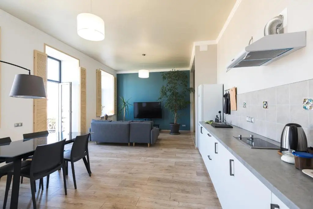 2 Bedrooms Apartment