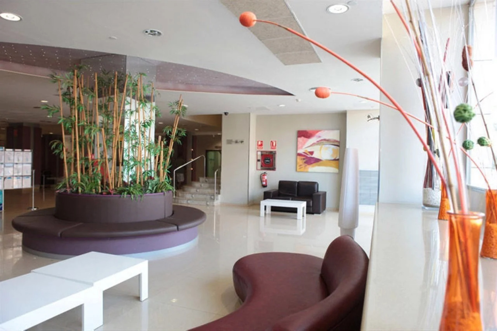 Lobby & Reception