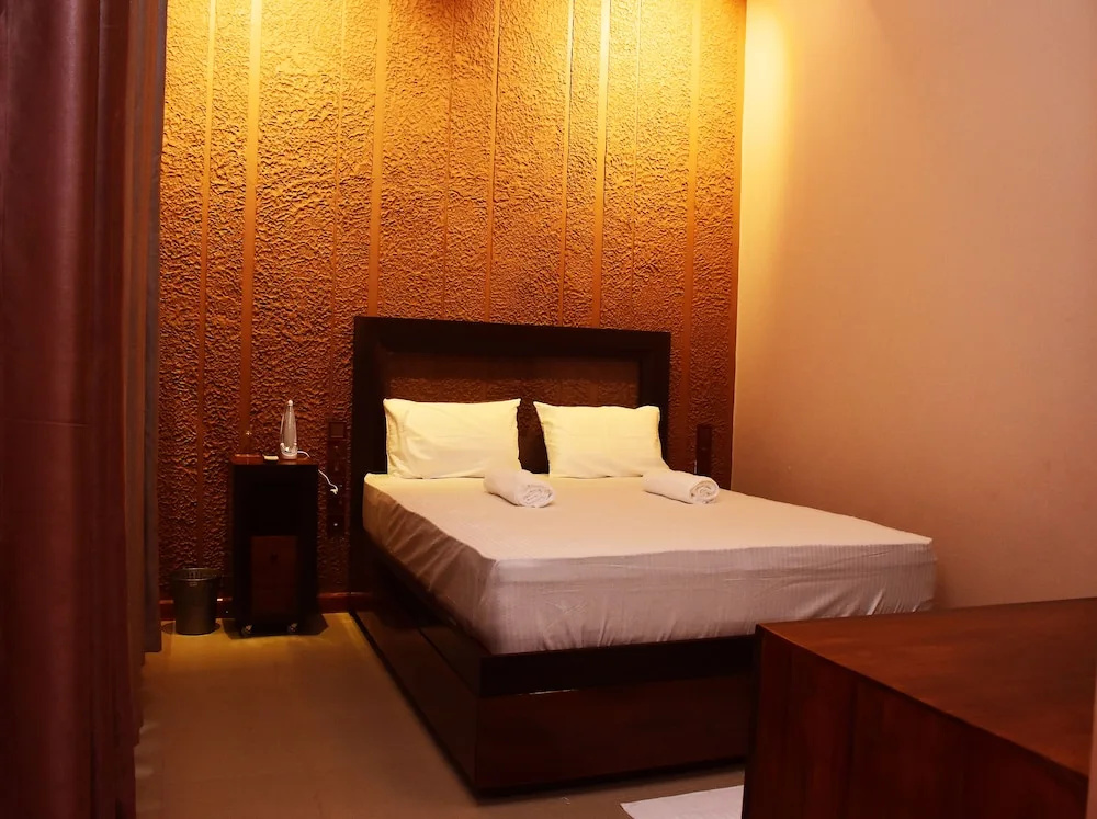Deluxe Double room (full double bed)