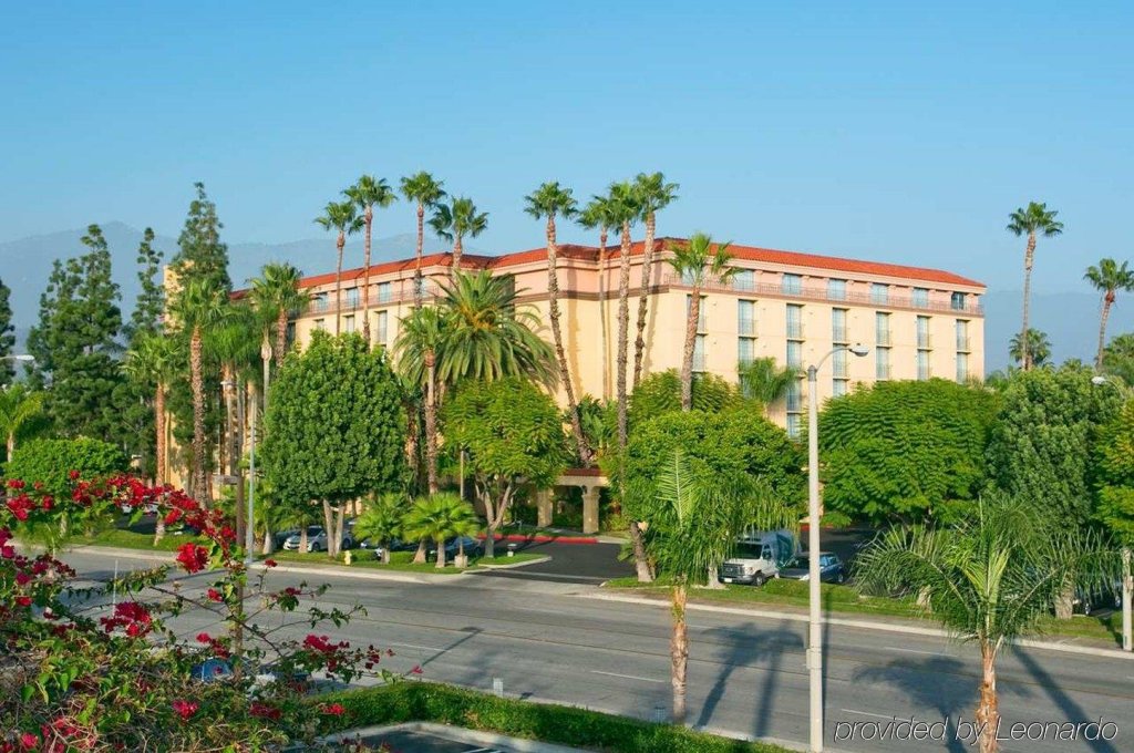 Embassy Suites by Hilton Arcadia Pasadena Area image