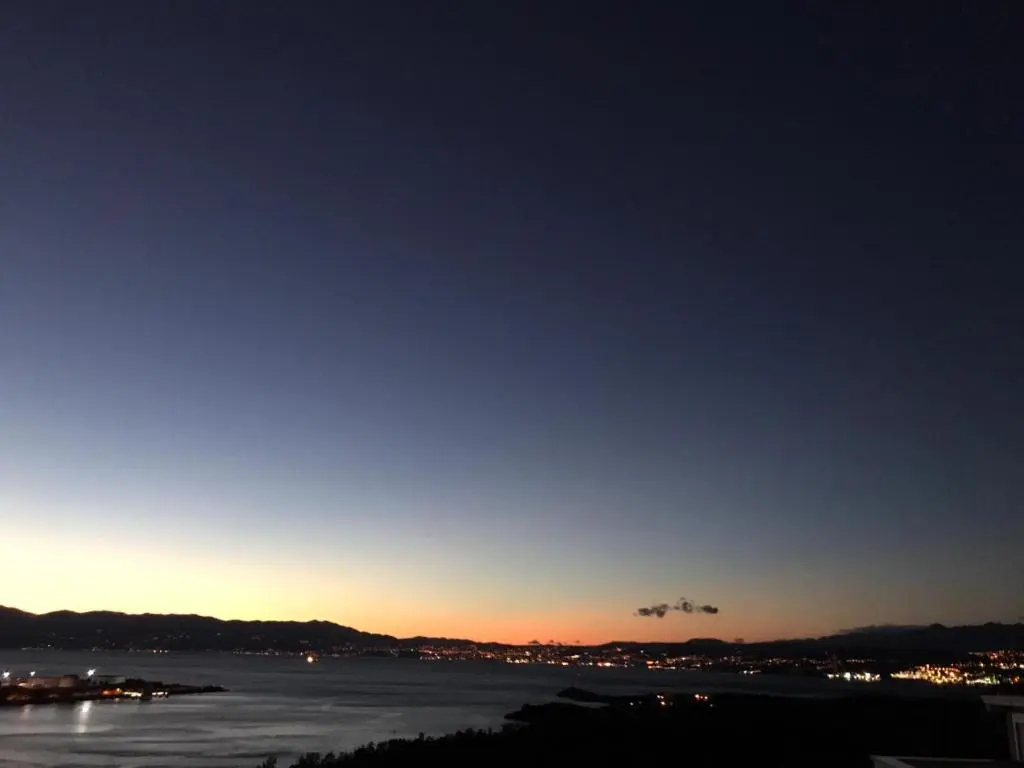 豪華海景雙人房，配備雙人床