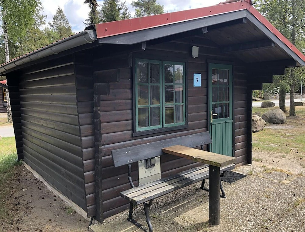 Bernsteinsee Home and Ferien Small Forest Chalet