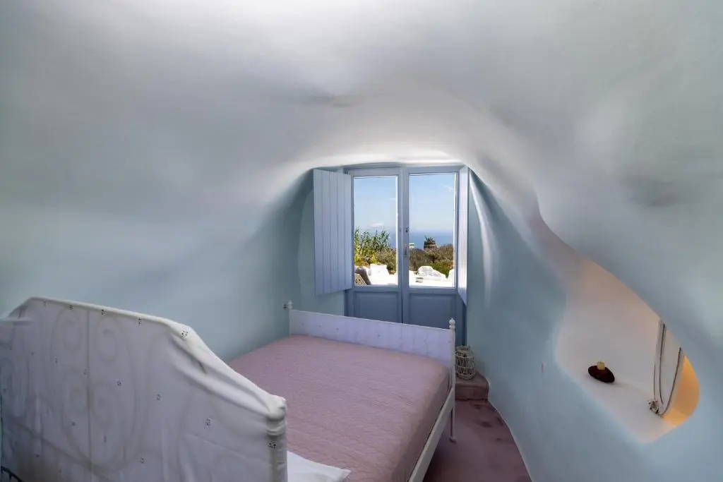 Amanita cave villas