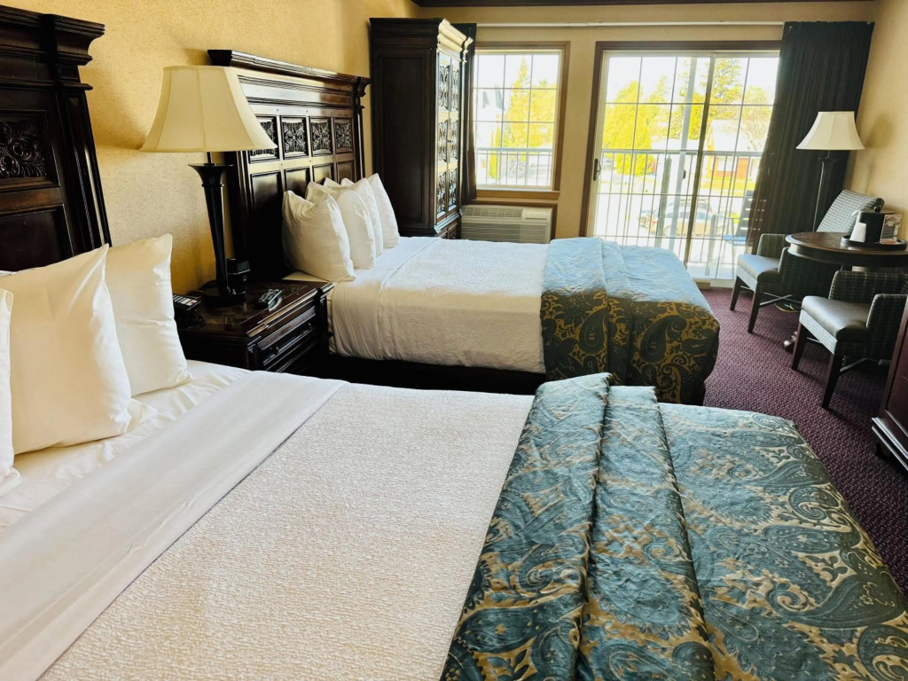 Hamilton Inn Select Beachfront Mackinaw City — 2