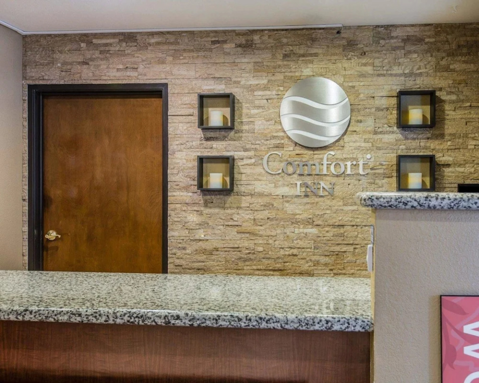 Lobby & Reception