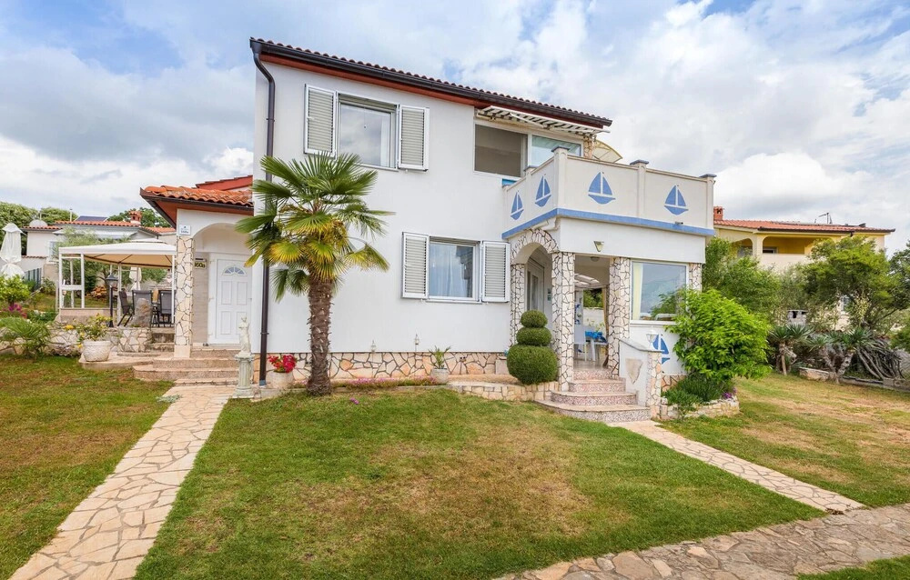 Awesome Apartment in Barbariga With 2 Bedrooms and Wifi