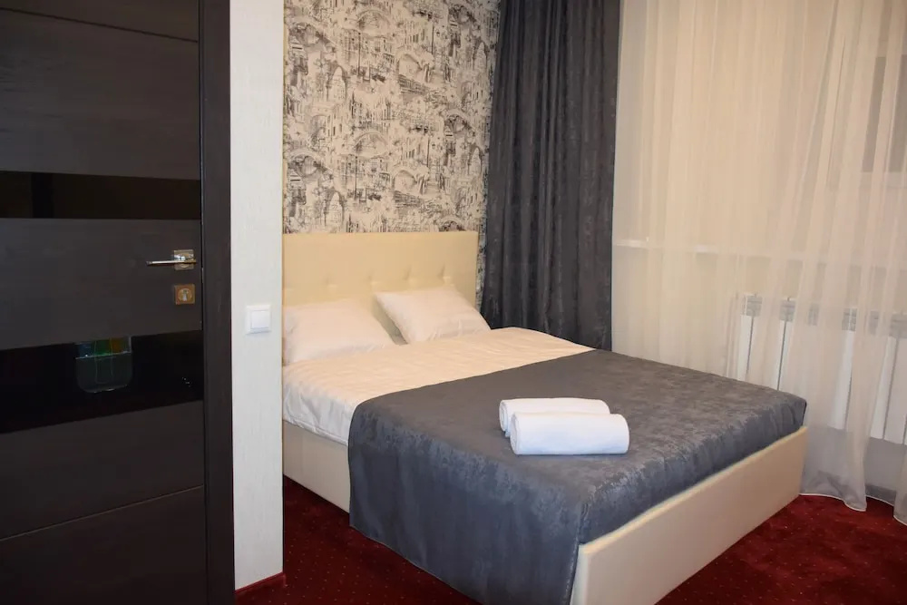 Suite with city view