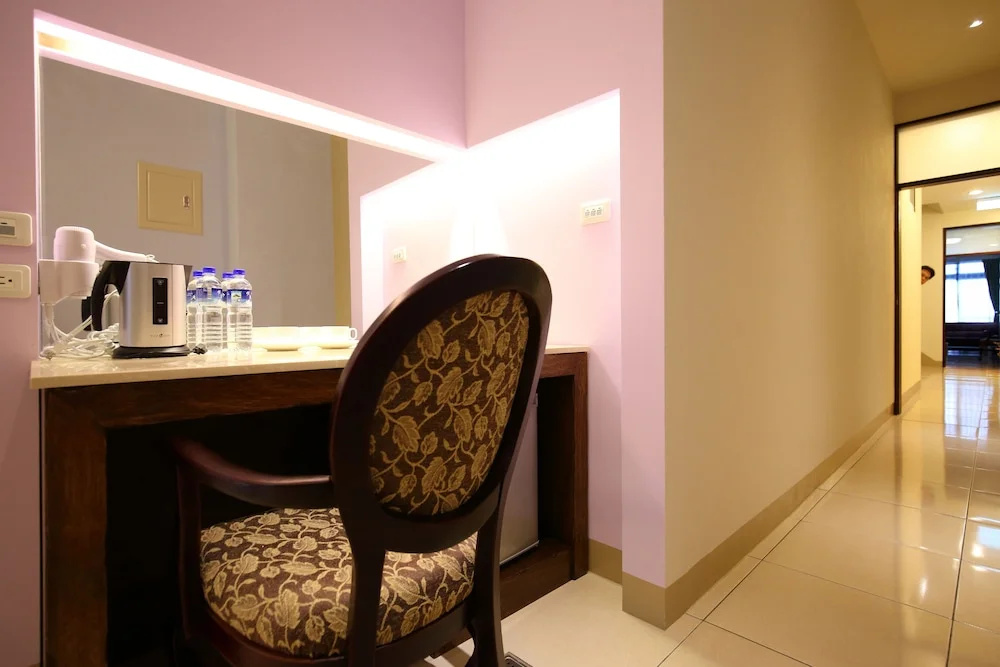 Deluxe Double room (full double bed)