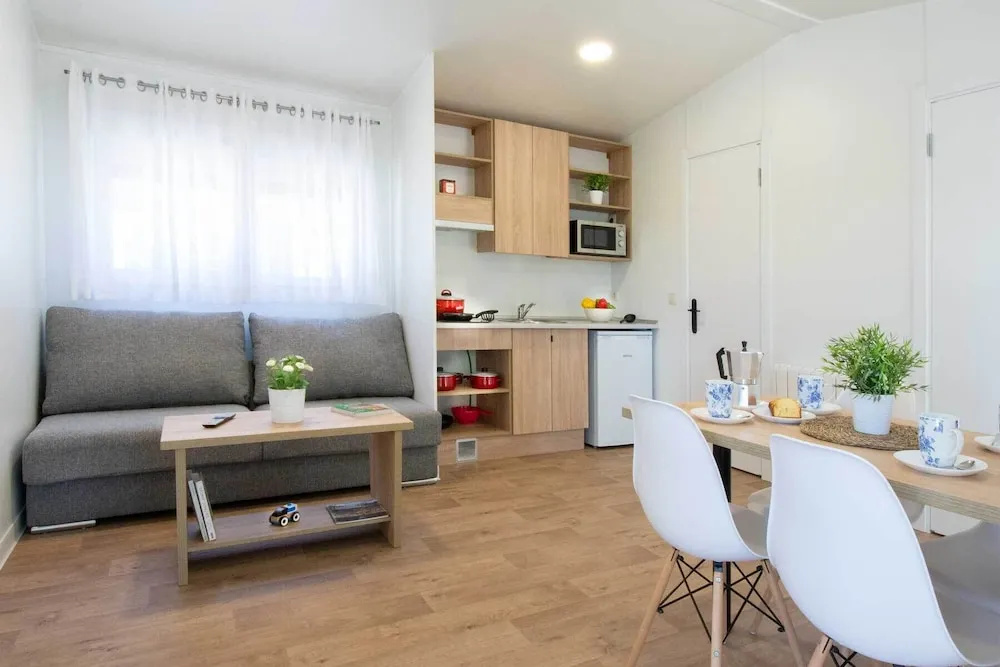3 Bedrooms Bungalow