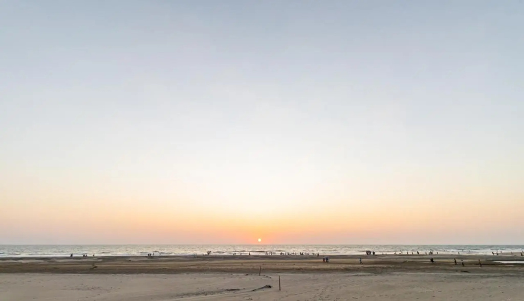 Beach & Waterfront