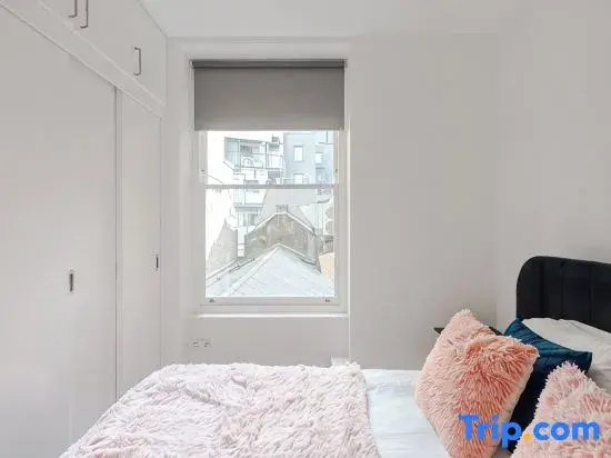 The Foley Residence I - Fitzrovia - by Frankie