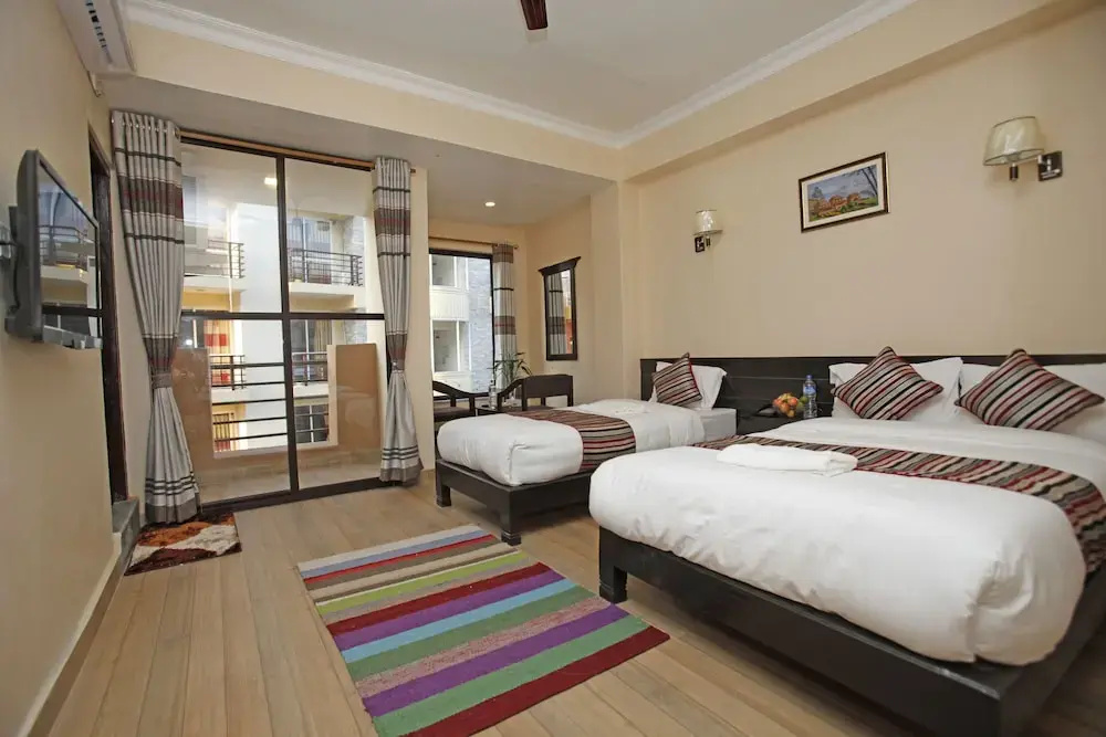 Deluxe Triple room with balcony