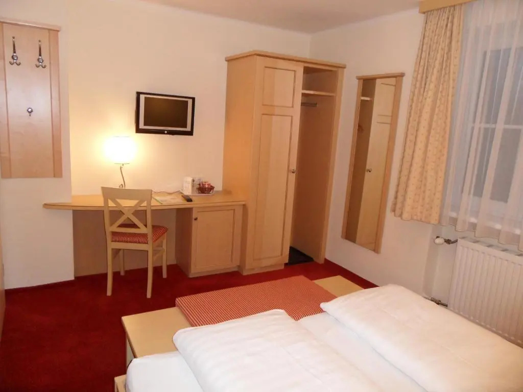 Katrin Pension - Chambres