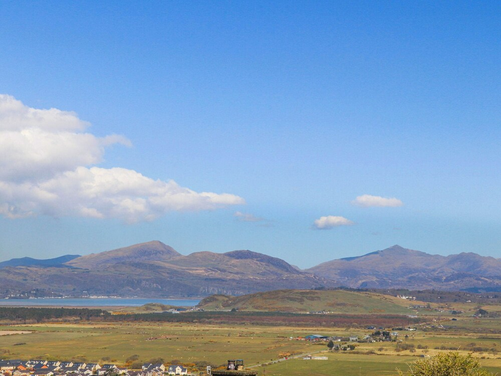 Noddfa Country House