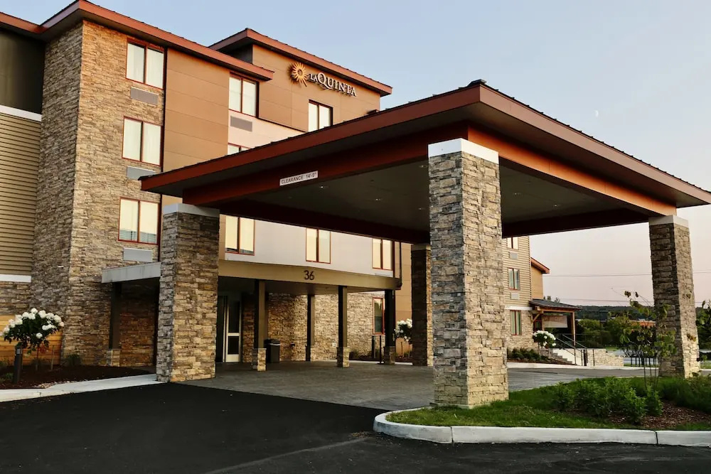 La Quinta Inn & Suites By Wyndham Williston/Burlington